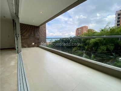 Apartamento en arriendo en Poblado, Medellín · foto 3 de 14