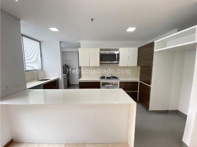 Apartamento en arriendo en Poblado, Medellín · foto 5 de 14