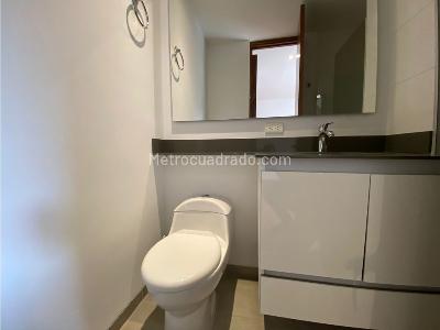 Apartamento en arriendo en Poblado, Medellín · foto 12 de 14