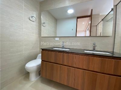Apartamento en arriendo en Poblado, Medellín · foto 13 de 14