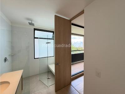 Casa de 3 alcobas en arriendo en Intermedia, Envigado, 240 m² · foto 11 de 20