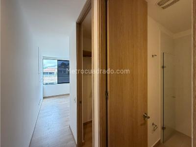 Casa de 3 alcobas en arriendo en Intermedia, Envigado, 240 m² · foto 16 de 20