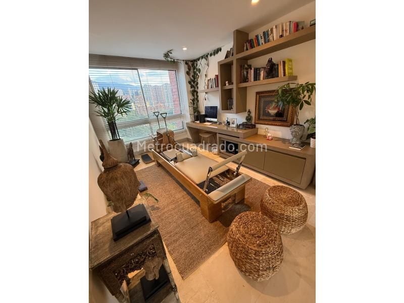 3BR Apartment in Poblado (360 m²)