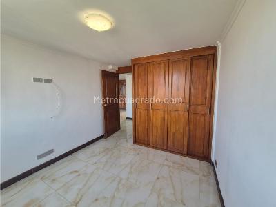 Apartamento de 3 alcobas en arriendo en Avenida Las Palmas, Medellín, 148 m² · foto 8 de 20
