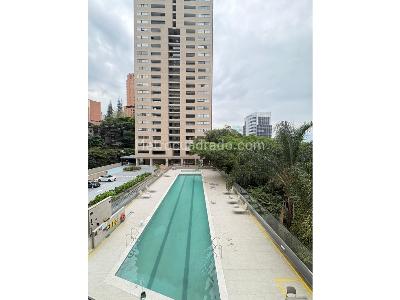 Apartamento en arriendo en Castropol, Medellín · foto 2 de 17