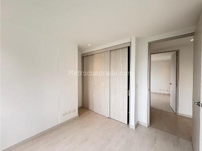 Apartamento en arriendo en Castropol, Medellín · foto 9 de 17