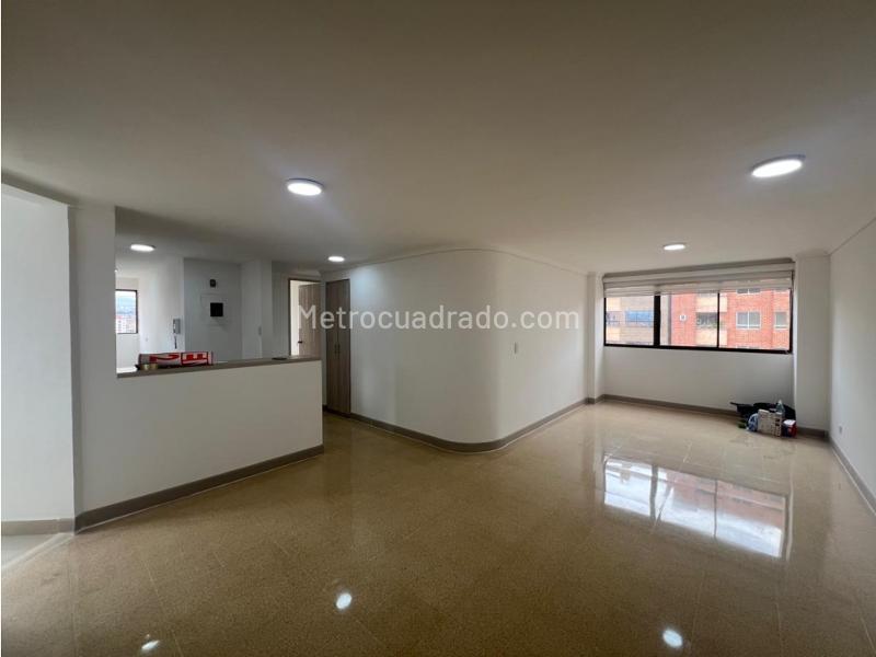 Apartamento de 3 Alcobas en Laureles con Piscina y Seguridad 24H