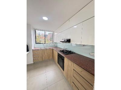 Apartamento de 4 alcobas en arriendo en El Poblado, Medellín, 135 m² · foto 5 de 14