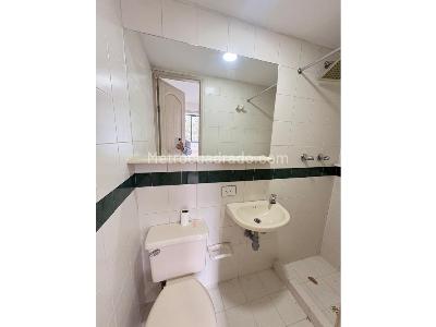 Apartamento de 4 alcobas en arriendo en El Poblado, Medellín, 135 m² · foto 13 de 14