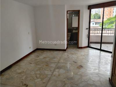 Apartamento de 3 alcobas en venta en Laureles, Medellín, 131 m² · foto 2 de 15