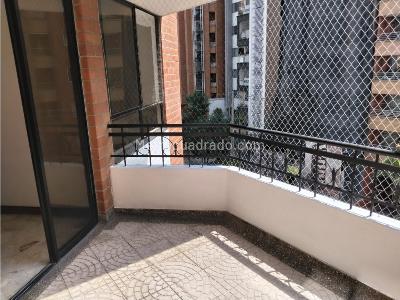 Apartamento de 3 alcobas en venta en Laureles, Medellín, 131 m² · foto 7 de 15