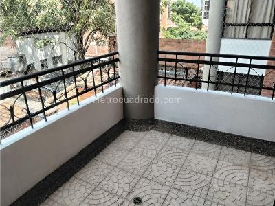 Apartamento de 3 alcobas en venta en Laureles, Medellín, 131 m² · foto 8 de 15