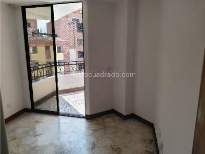 Apartamento de 3 alcobas en venta en Laureles, Medellín, 131 m² · foto 12 de 15