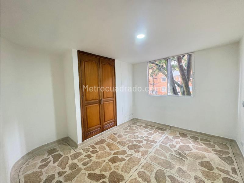 Amplio Apartamento de 3 Alcobas en Castellana - 7