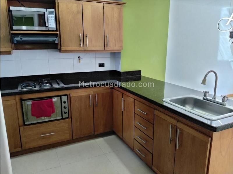 2BR Apartment with Balcony and Study in Conquistadores - 5