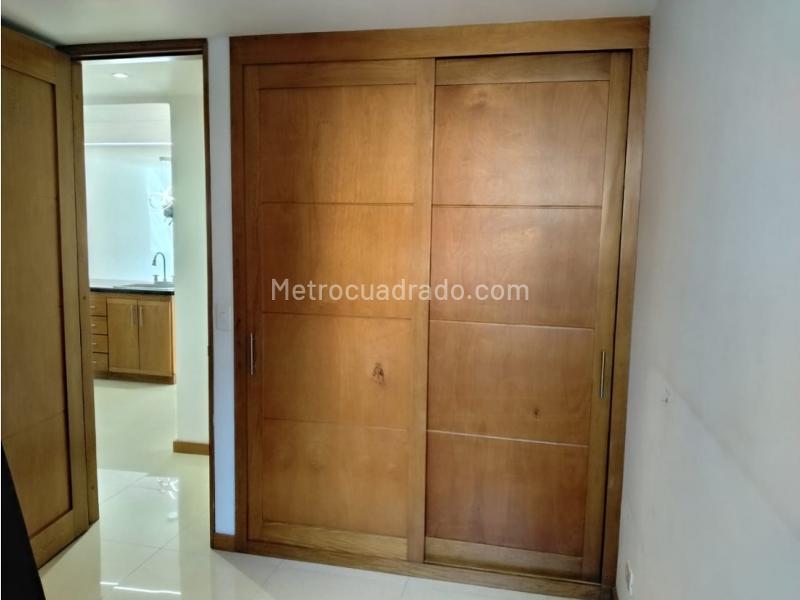 2BR Apartment with Balcony and Study in Conquistadores - 6