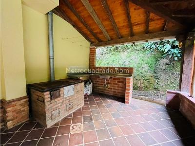 Casa de 4 alcobas en arriendo en Envigado, Medellín · foto 4 de 20