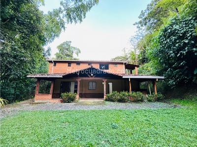 Casa de 4 alcobas en arriendo en Envigado, Medellín · foto 7 de 20