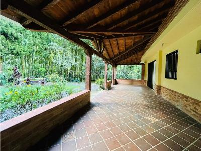 Casa de 4 alcobas en arriendo en Envigado, Medellín · foto 9 de 20