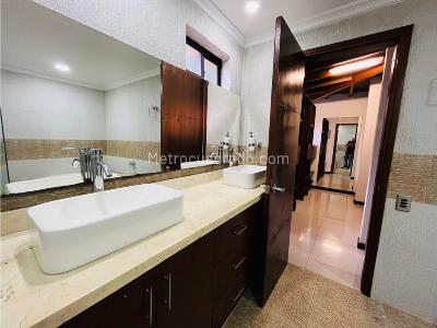 Casa de 4 alcobas en arriendo en Envigado, Medellín · foto 12 de 20