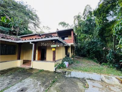 Casa de 4 alcobas en arriendo en Envigado, Medellín · foto 13 de 20