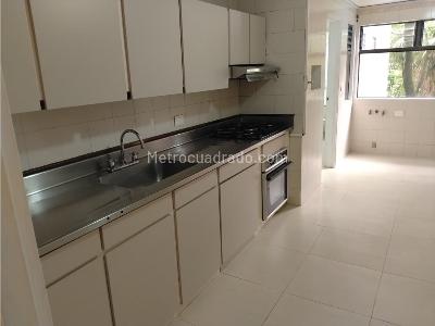 Apartamento de 3 alcobas en arriendo en El Poblado, Medellín, 134 m² · foto 5 de 17