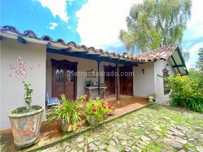 Casa de 4 alcobas en arriendo en Llanogrande, Medellín, 350 m² · foto 2 de 20
