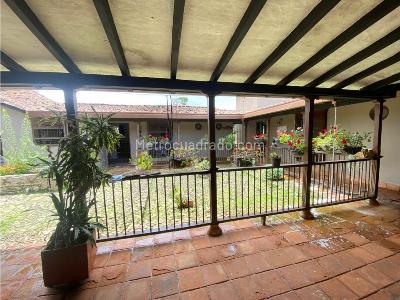 Casa de 4 alcobas en arriendo en Llanogrande, Medellín, 350 m² · foto 6 de 20