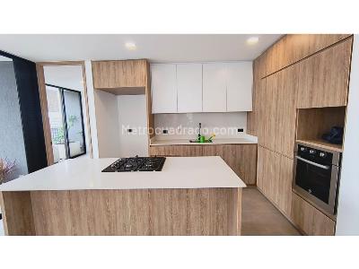 Apartamento en arriendo en Poblado, Medellín · foto 2 de 20