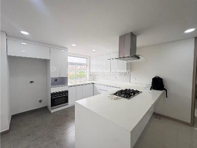 Apartamento de 5 alcobas en venta en Belen, Medellín, 300 m² · foto 3 de 20