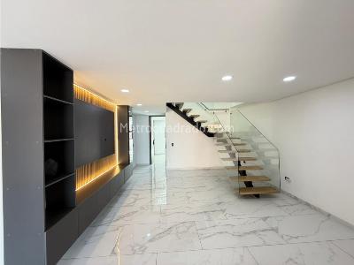 Apartamento de 4 alcobas en venta en Laureles, Medellín, 338 m² · foto 2 de 19
