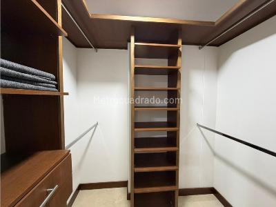 Apartamento en venta en Laureles, Medellín · foto 8 de 16