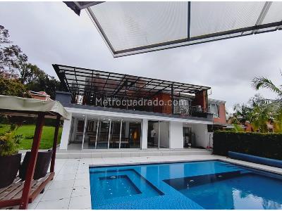 Casa de 4 alcobas en venta en El Poblado, Medellín, 700 m² · foto 3 de 20
