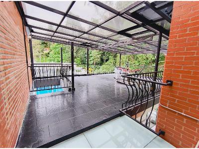 Casa de 4 alcobas en venta en El Poblado, Medellín, 700 m² · foto 4 de 20