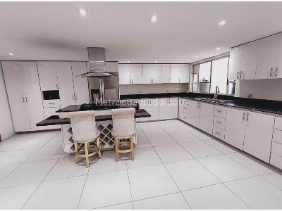 Casa de 4 alcobas en venta en El Poblado, Medellín, 700 m² · foto 11 de 20