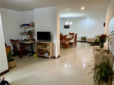 Apartamento en venta en Envigado, Envigado · foto 2 de 14