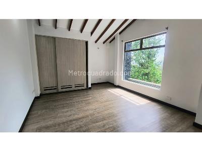 Casa de 3 alcobas en arriendo en Envigado Palmas, Envigado, 350 m² · foto 2 de 12