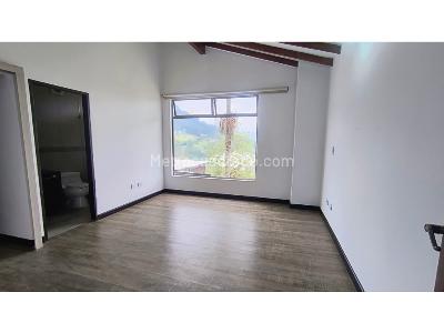 Casa de 3 alcobas en arriendo en Envigado Palmas, Envigado, 350 m² · foto 5 de 12