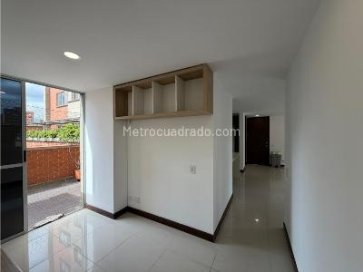 Apartamento de 3 alcobas en arriendo en Laureles, Medellín, 125 m² · foto 3 de 14
