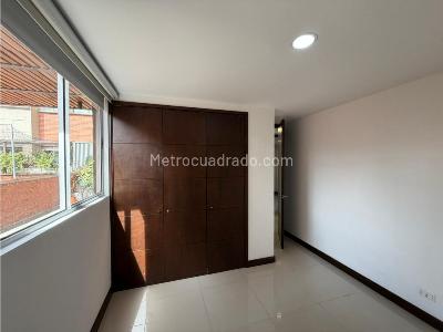 Apartamento de 3 alcobas en arriendo en Laureles, Medellín, 125 m² · foto 9 de 14