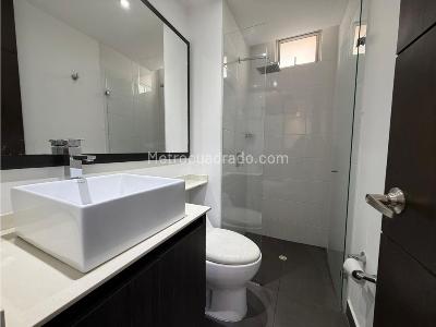 Apartamento de 3 alcobas en arriendo en Laureles, Medellín, 125 m² · foto 11 de 14