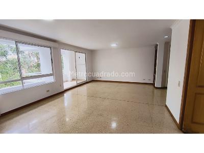 Apartamento de 3 alcobas en arriendo en Poblado Loma Campestre, Medellín, 140 m² · foto 2 de 13