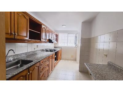 Apartamento de 3 alcobas en arriendo en Poblado Loma Campestre, Medellín, 140 m² · foto 5 de 13