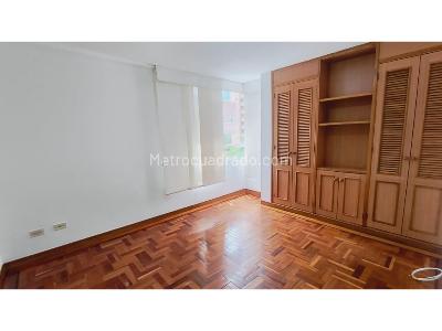 Apartamento de 3 alcobas en arriendo en Poblado Loma Campestre, Medellín, 140 m² · foto 8 de 13