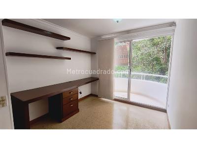 Apartamento de 3 alcobas en arriendo en Poblado Loma Campestre, Medellín, 140 m² · foto 9 de 13