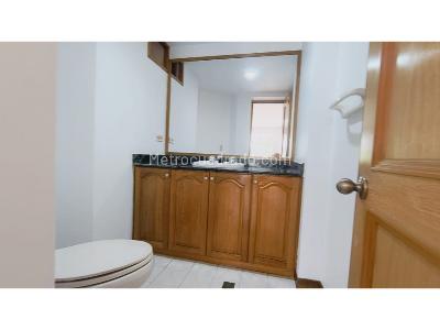 Apartamento de 3 alcobas en arriendo en Poblado Loma Campestre, Medellín, 140 m² · foto 13 de 13