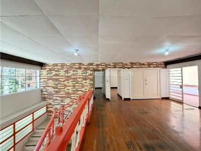 Casa de 5 alcobas en venta en Laureles, Medellín, 500 m² · foto 3 de 20