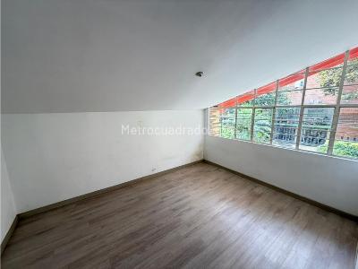 Casa de 5 alcobas en venta en Laureles, Medellín, 500 m² · foto 17 de 20