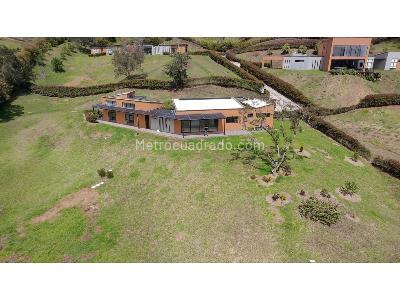 Casa de 5 alcobas en venta en San Antonio De Pereira, Rionegro · foto 2 de 20