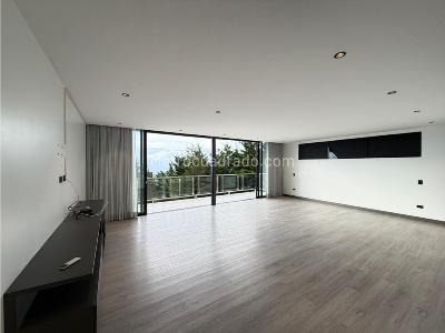 Casa de 5 alcobas en venta en El Poblado, Medellín, 775 m² · foto 13 de 20